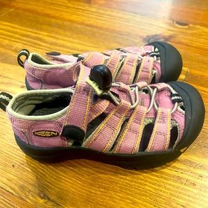 Keen girls shoes